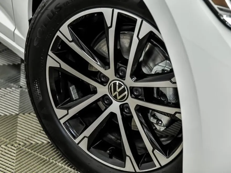 2024 Volkswagen Jetta 1.5T Sport photo 1