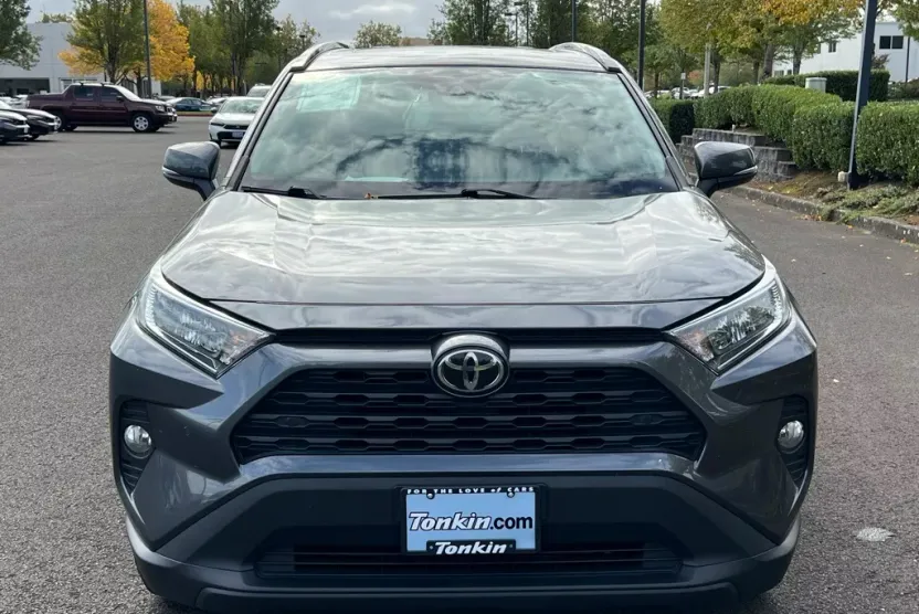 2021 Toyota RAV4 XLE Premium photo 1