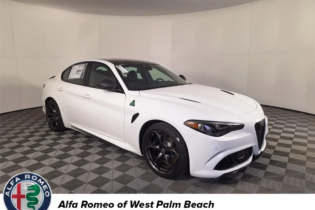 2024 Alfa Romeo Giulia Quadrifoglio photo 1