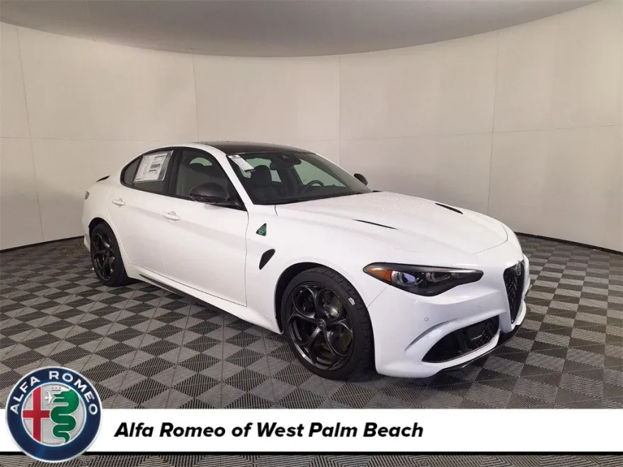 2024 Alfa Romeo Giulia Quadrifoglio photo 1