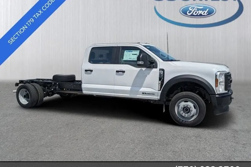 2025 Ford F-550 photo 1