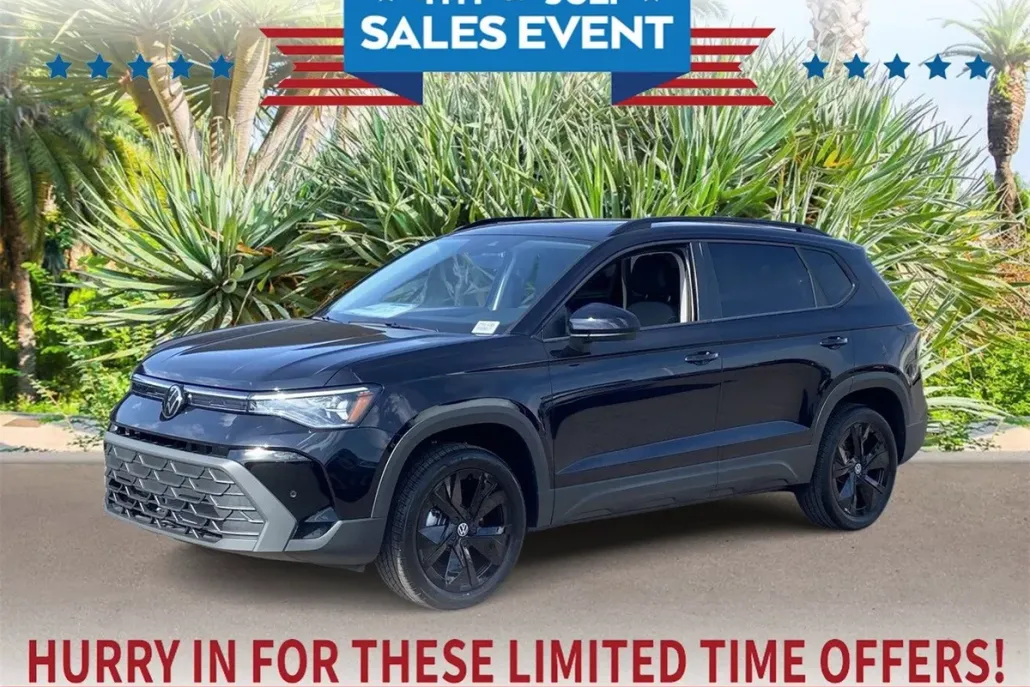 2025 Volkswagen Taos SE photo 1