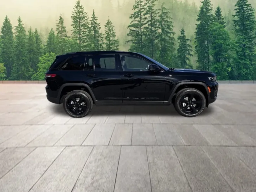 2025 Jeep Grand Cherokee Altitude photo 1