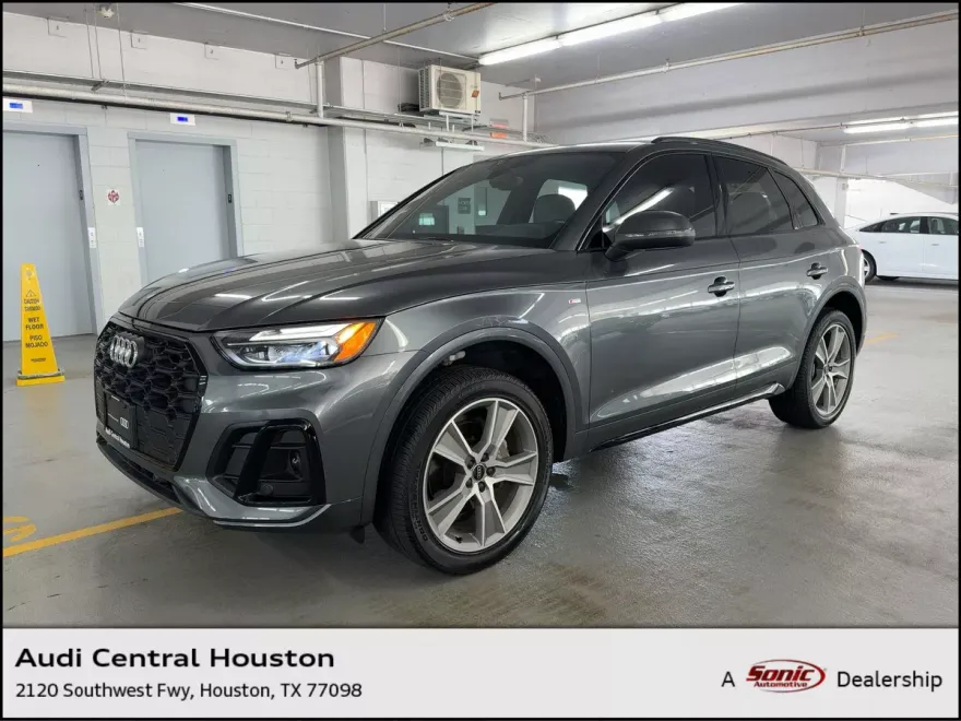 2025 Audi Q5 S line Premium photo 1