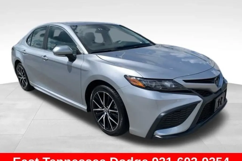 2023 Toyota Camry SE photo 1