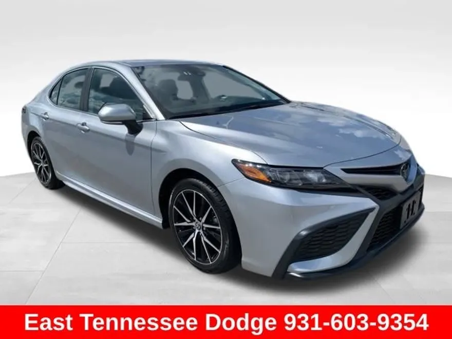 2023 Toyota Camry SE photo 1