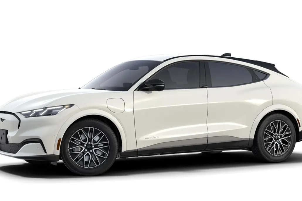 2025 Ford Mustang Mach-E Premium photo 1
