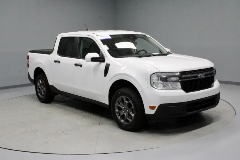 2023 Ford Maverick XLT photo 1