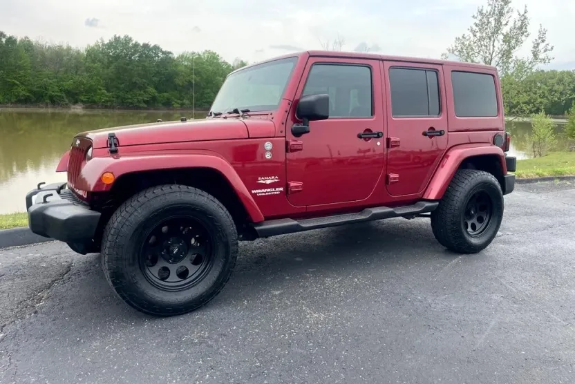 2011 Jeep Wrangler Unlimited Sahara photo 1