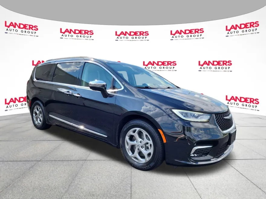 2023 Chrysler Pacifica Limited photo 1