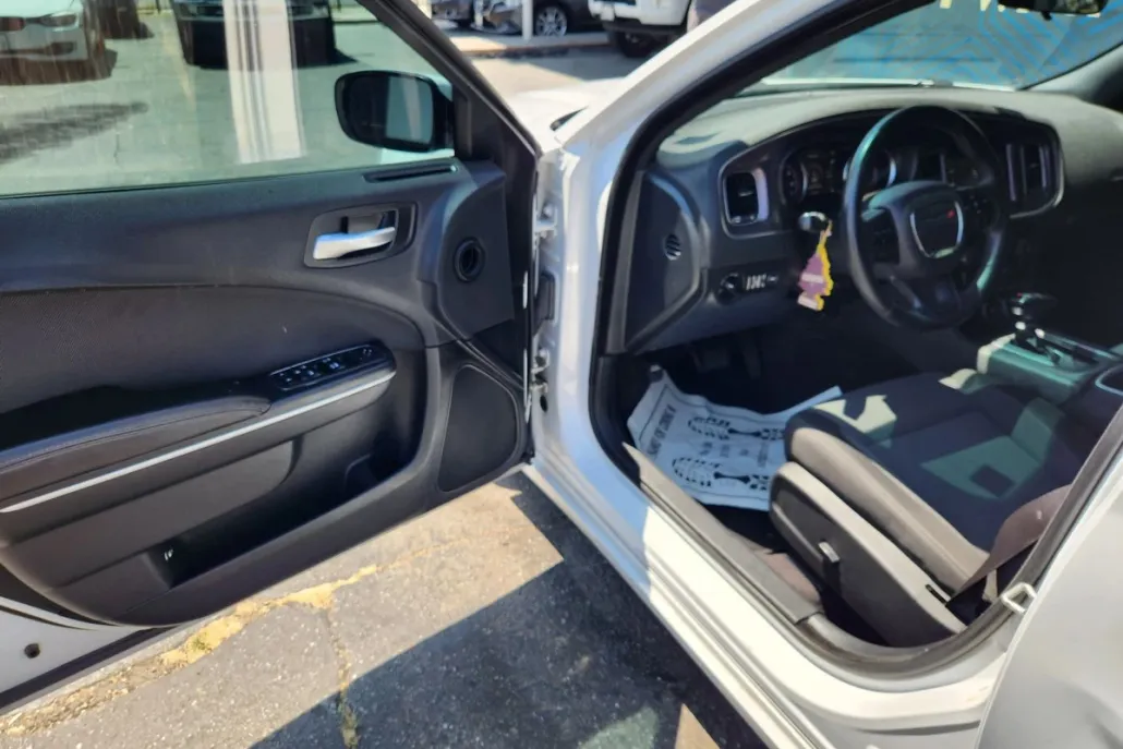 2018 Dodge Charger SXT photo 1