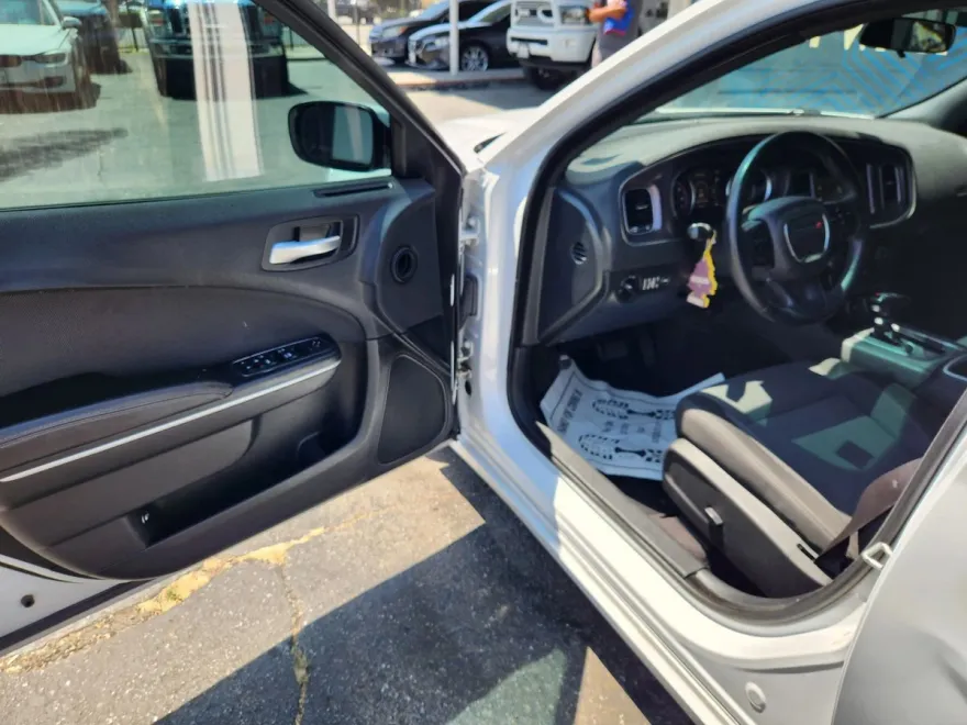 2018 Dodge Charger SXT photo 1