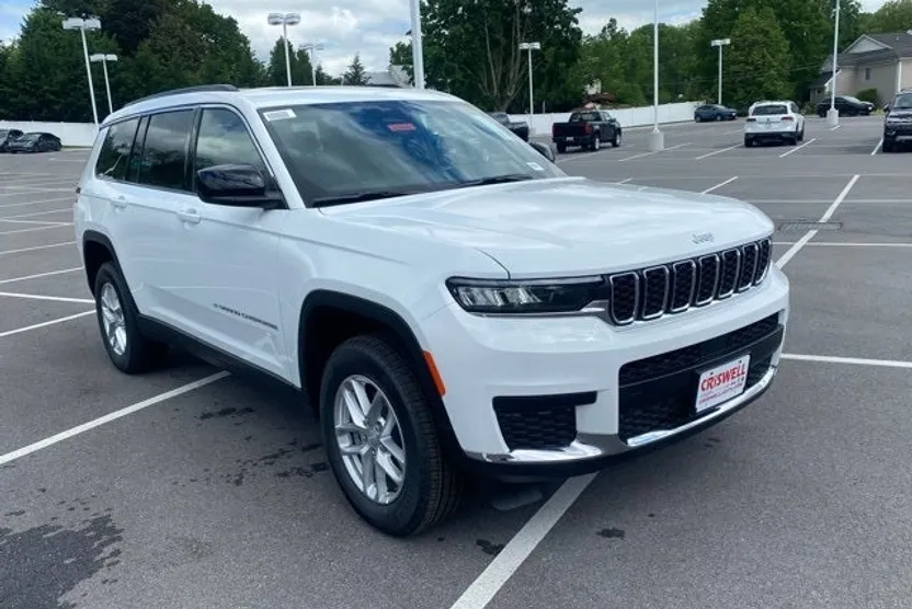 2025 Jeep Grand Cherokee L photo 1