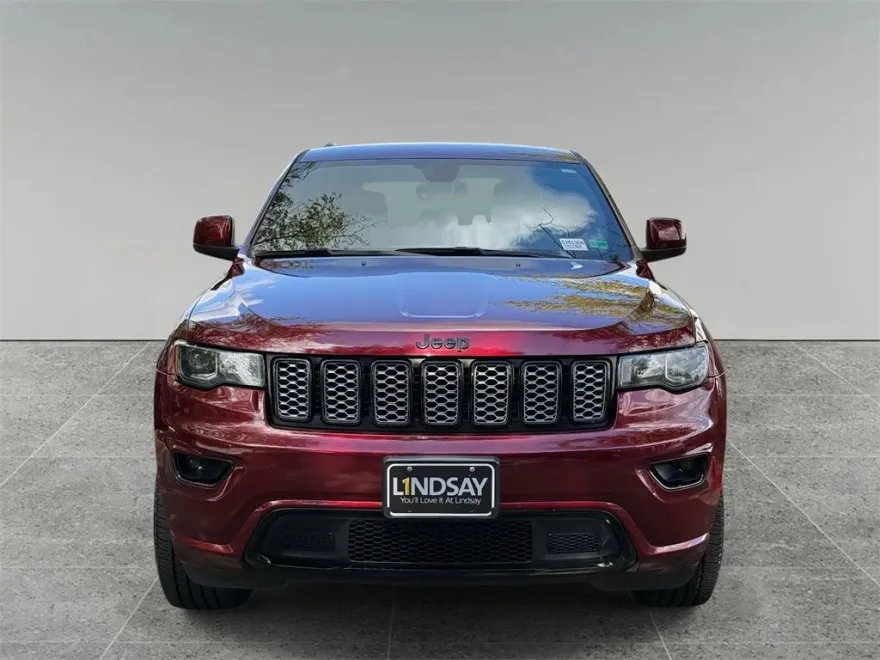 2017 Jeep Grand Cherokee Altitude photo 1