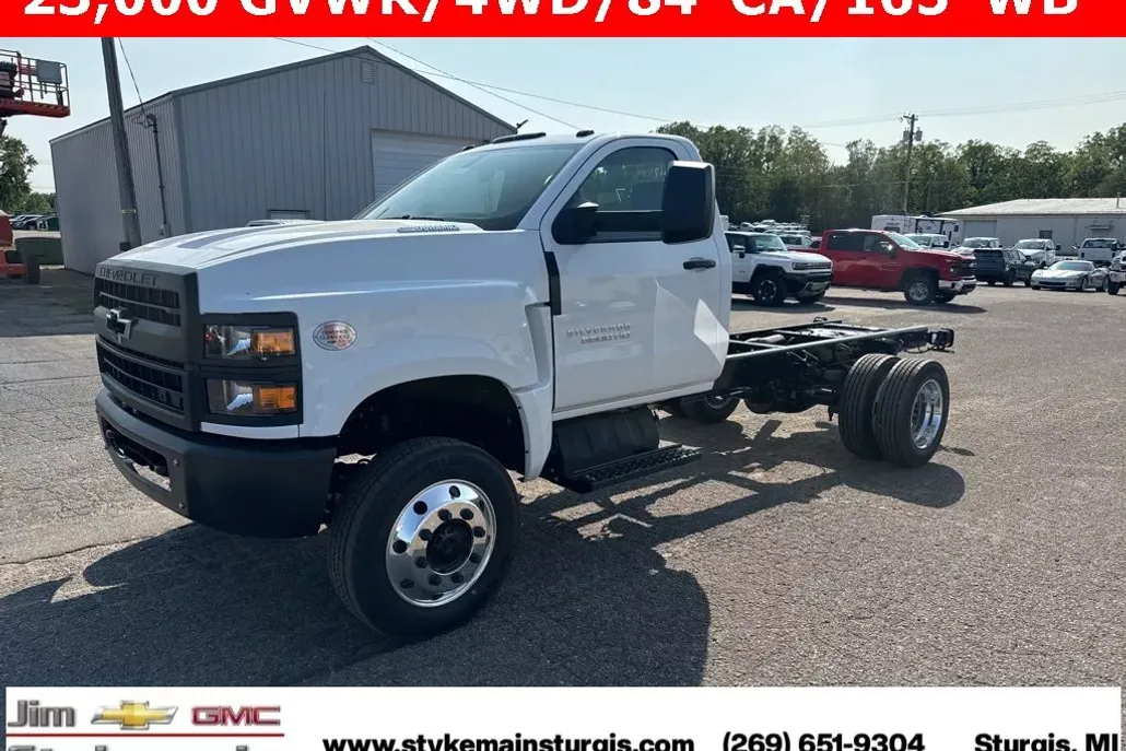 2024 Chevrolet Silverado 6500HD Work Truck photo 1