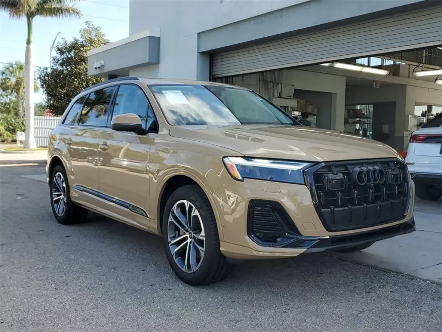 2025 Audi Q7 45 Premium Plus photo 1