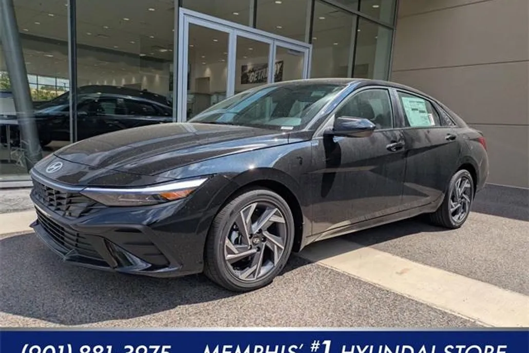 2025 Hyundai Elantra SEL Sport photo 1