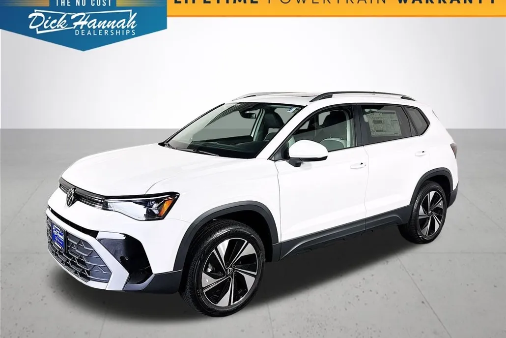 2025 Volkswagen Taos SE photo 1