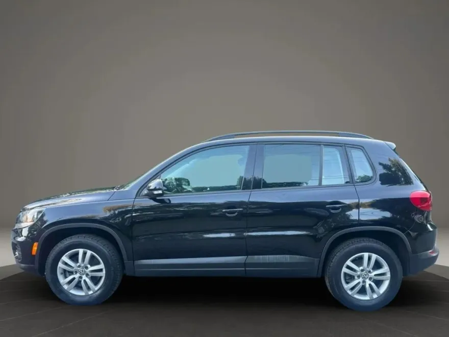 2016 Volkswagen Tiguan Sport photo 1