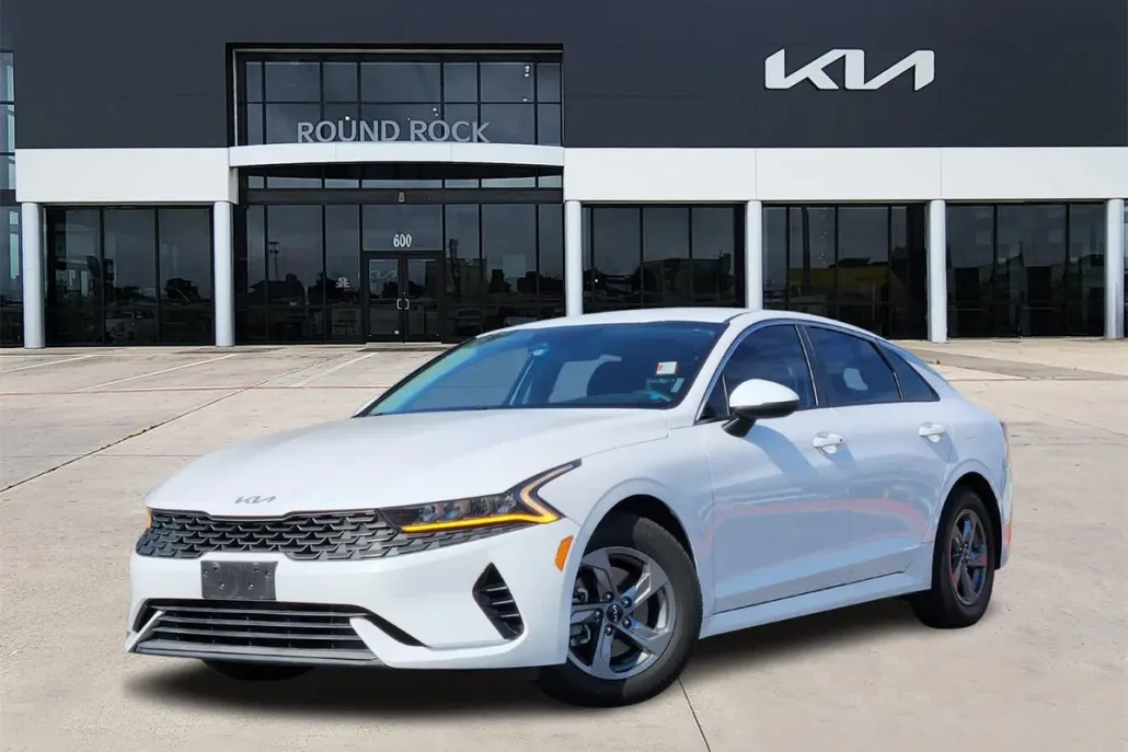 2023 Kia K5 LXS photo 1