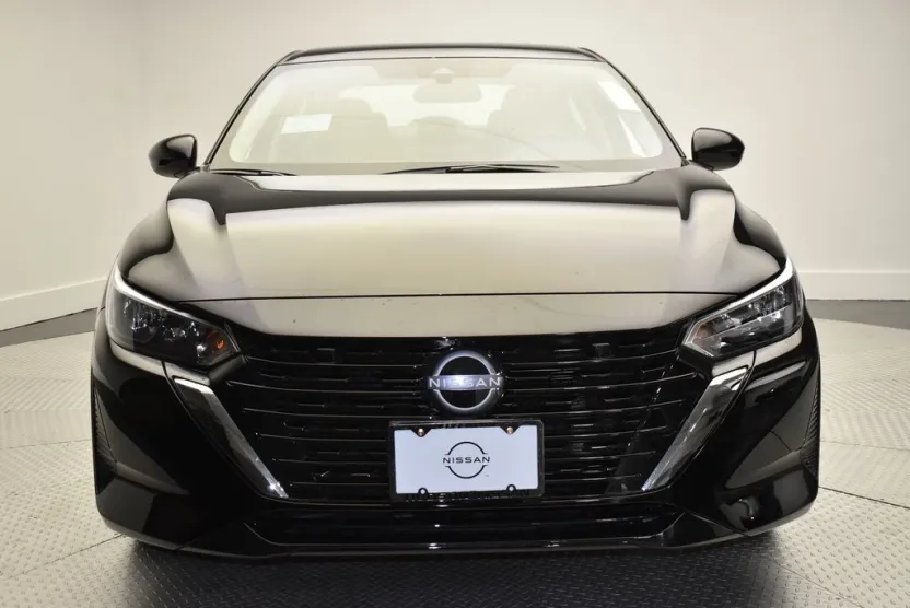 2025 Nissan Sentra SV photo 1