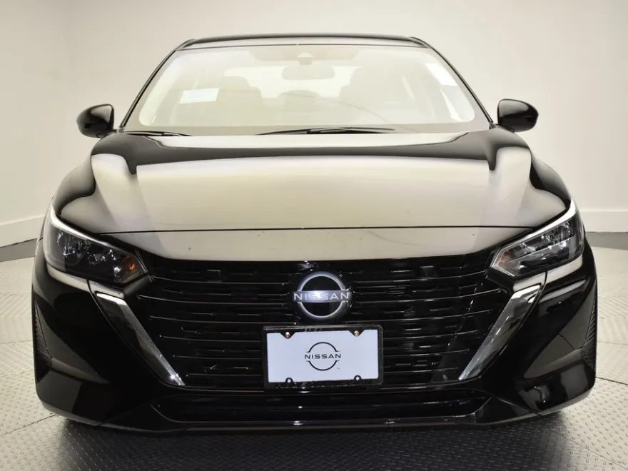 2025 Nissan Sentra SV photo 1