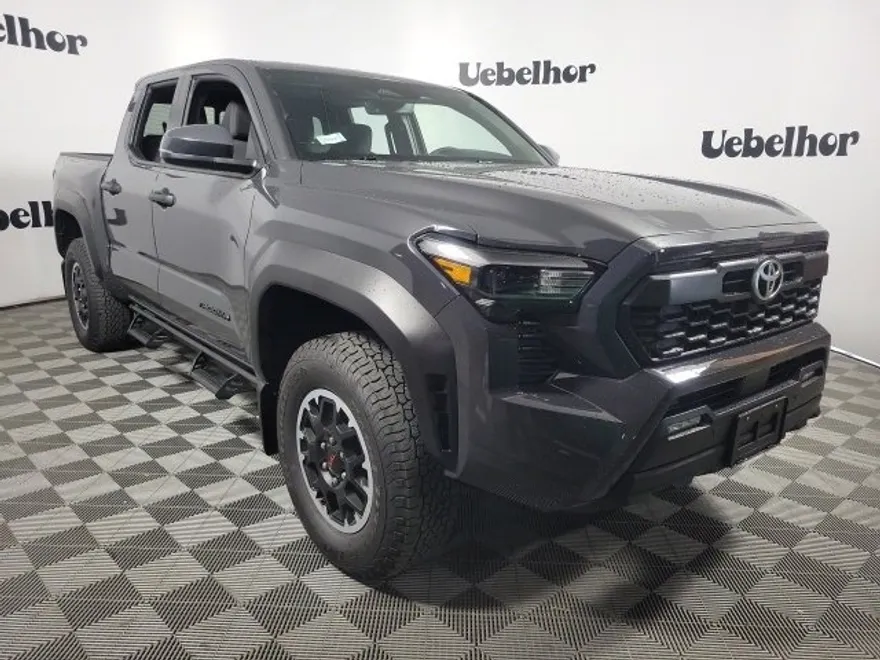 2025 Toyota Tacoma TRD Off-Road 4x4 Double Cab photo 1