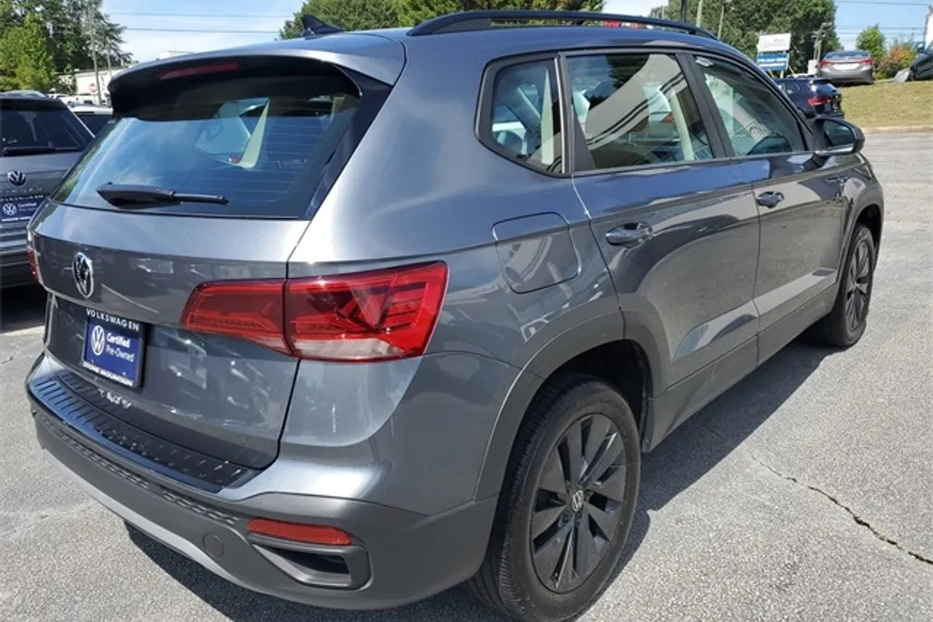 2024 Volkswagen Taos S photo 1