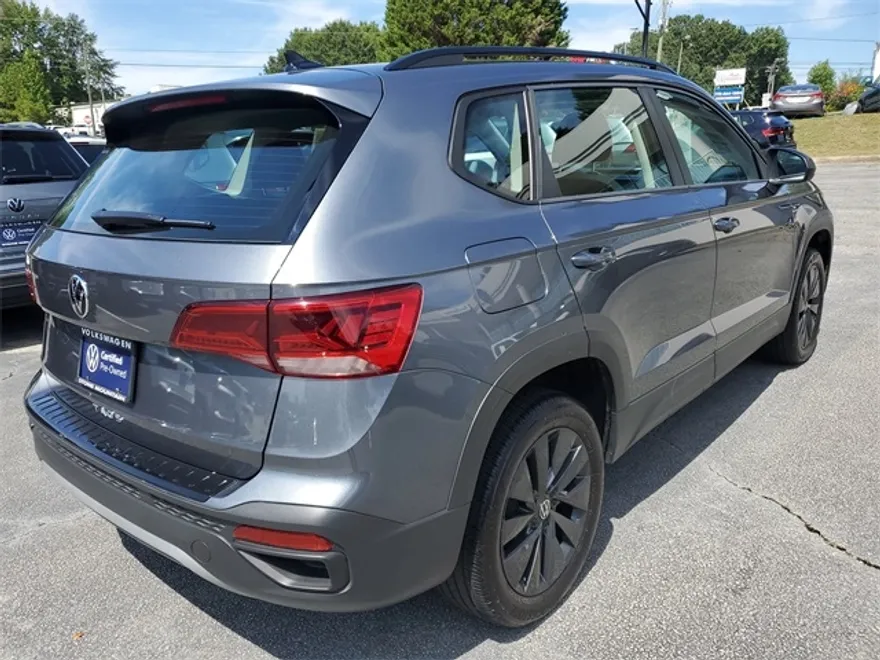 2024 Volkswagen Taos S photo 1