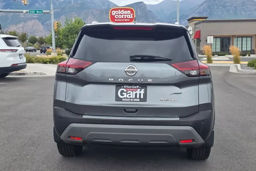 2021 Nissan Rogue SL photo 1