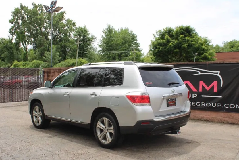 2011 Toyota Highlander Hybrid Limited SE photo 1