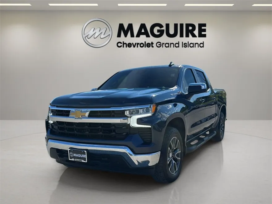 2022 Chevrolet Silverado 1500 LT photo 1