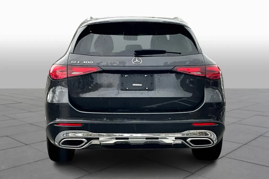 2024 Mercedes Benz GLC 300 photo 1