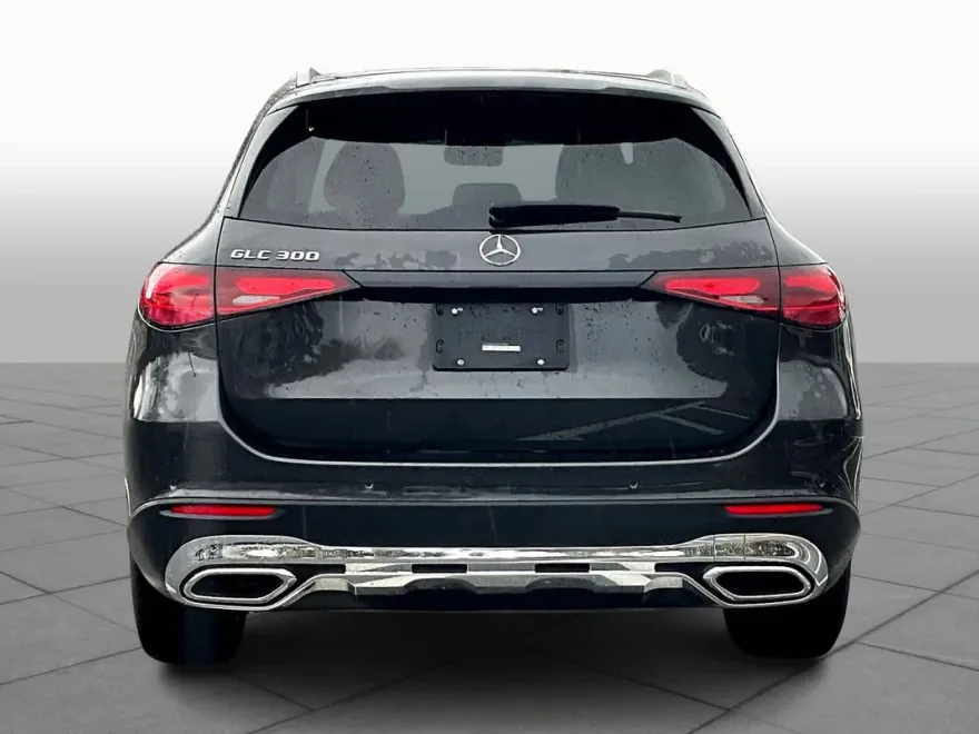 2024 Mercedes Benz GLC 300 photo 1