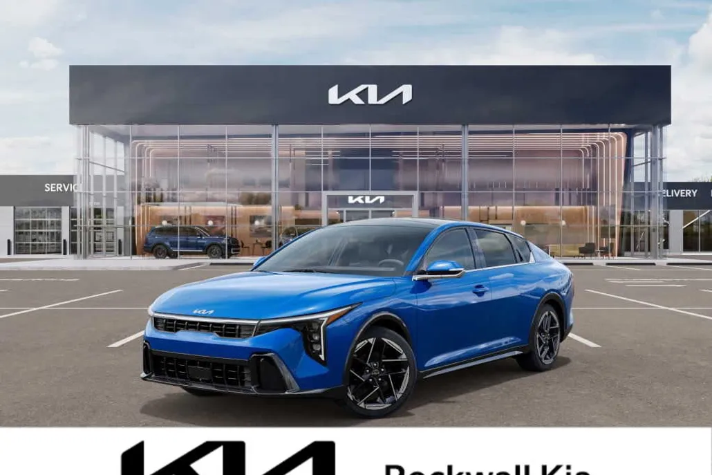 2025 Kia K4 GT-Line photo 1