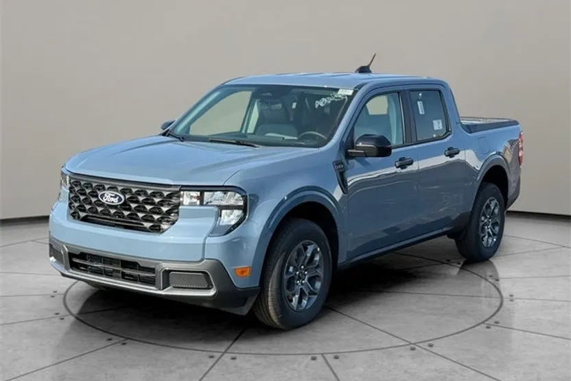 2025 Ford Maverick XLT photo 1