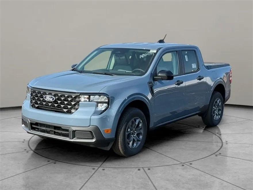 2025 Ford Maverick XLT photo 1