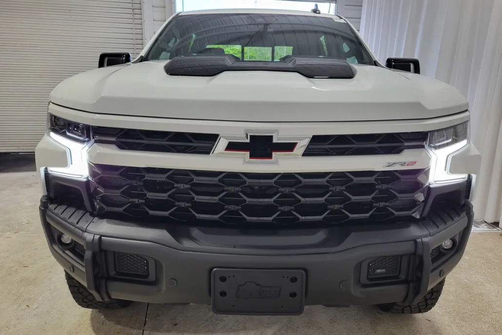 2025 Chevrolet Silverado 1500 ZR2 photo 1