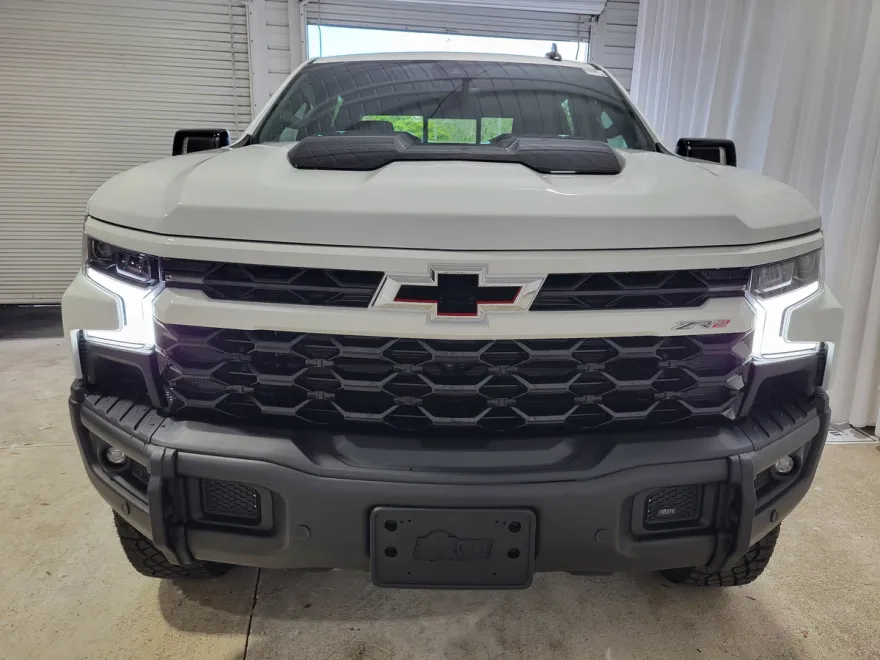 2025 Chevrolet Silverado 1500 ZR2 photo 1