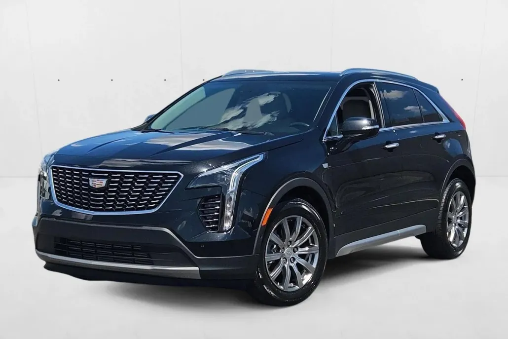 2022 Cadillac XT4 Premium Luxury photo 1