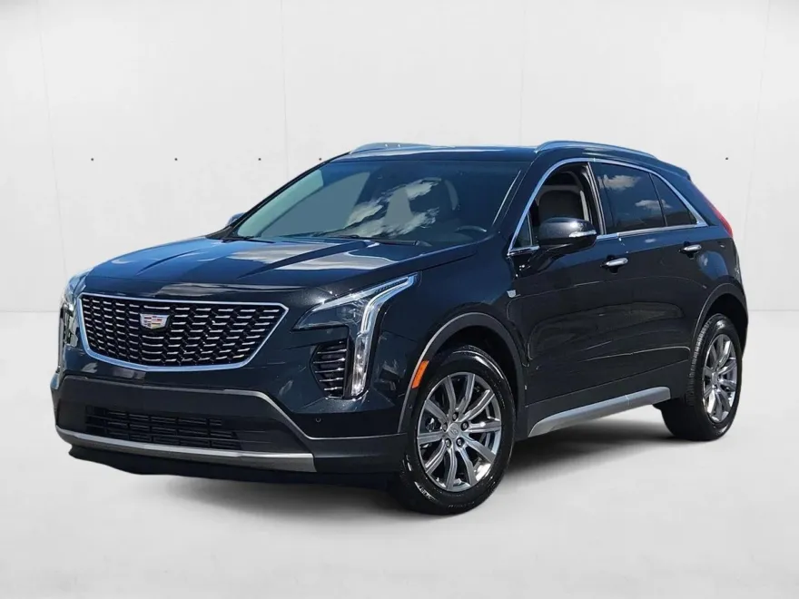 2022 Cadillac XT4 Premium Luxury photo 1