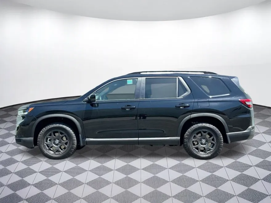 2025 Honda Pilot TrailSport photo 1