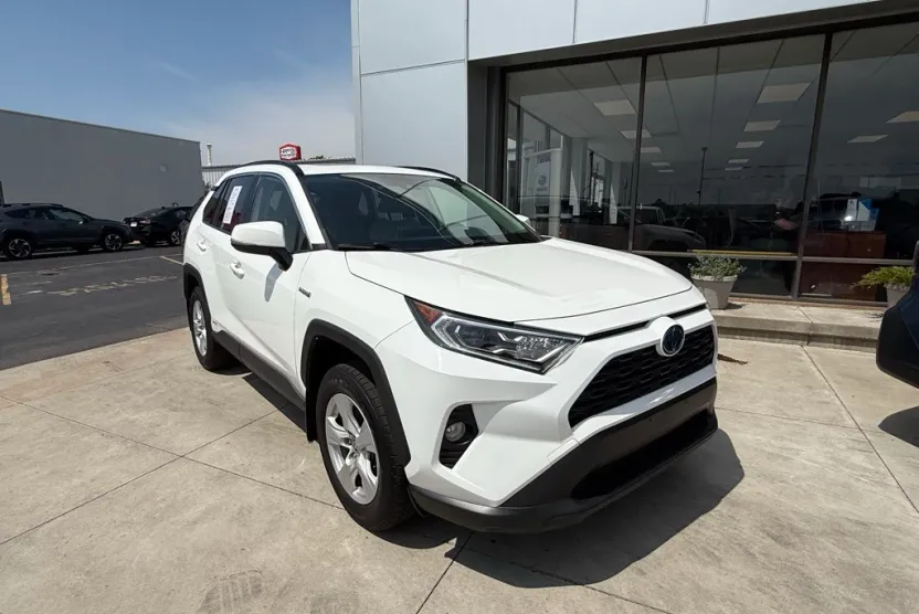 2020 Toyota RAV4 Hybrid XLE photo 1