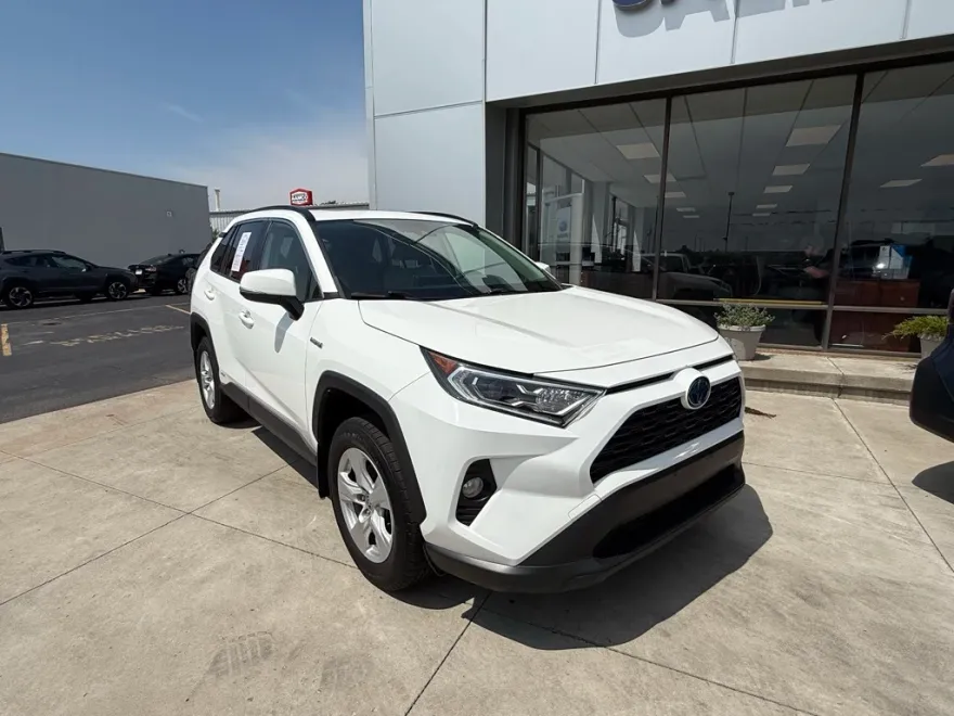 2020 Toyota RAV4 Hybrid XLE photo 1