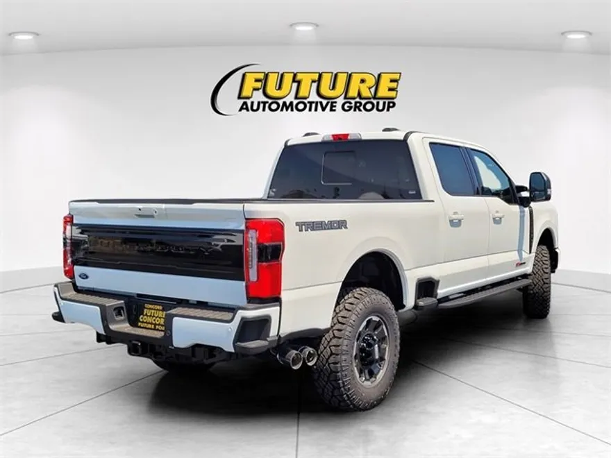 2025 Ford F-350 Platinum photo 1