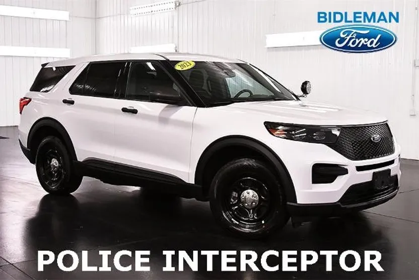2023 Ford Explorer photo 1