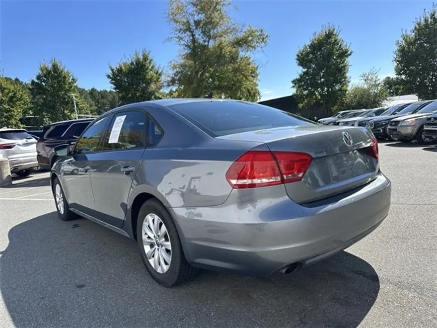 2014 Volkswagen Passat Wolfsburg Edition photo 1