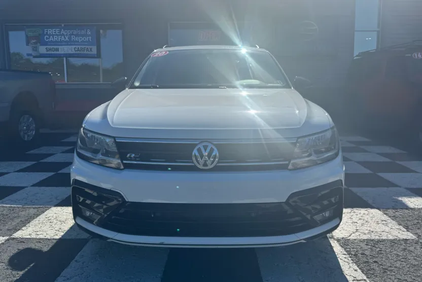 2020 Volkswagen Tiguan SE R-Line Black photo 1