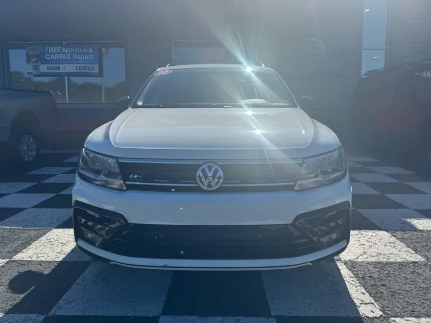 2020 Volkswagen Tiguan SE R-Line Black photo 1