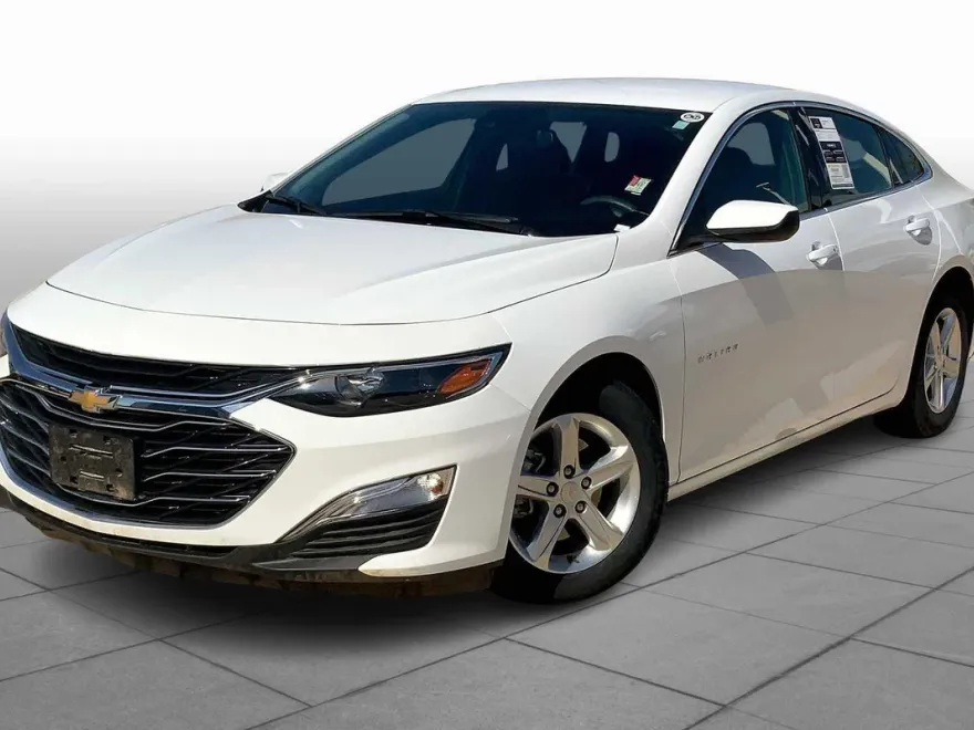 2024 Chevrolet Malibu LS photo 1